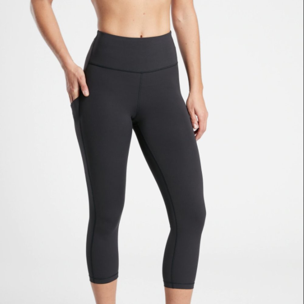 NWT! Athleta Ultimate Stash Pocket Capri Black/‎ XX-Small